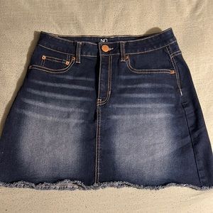 Mid-Rise skirt